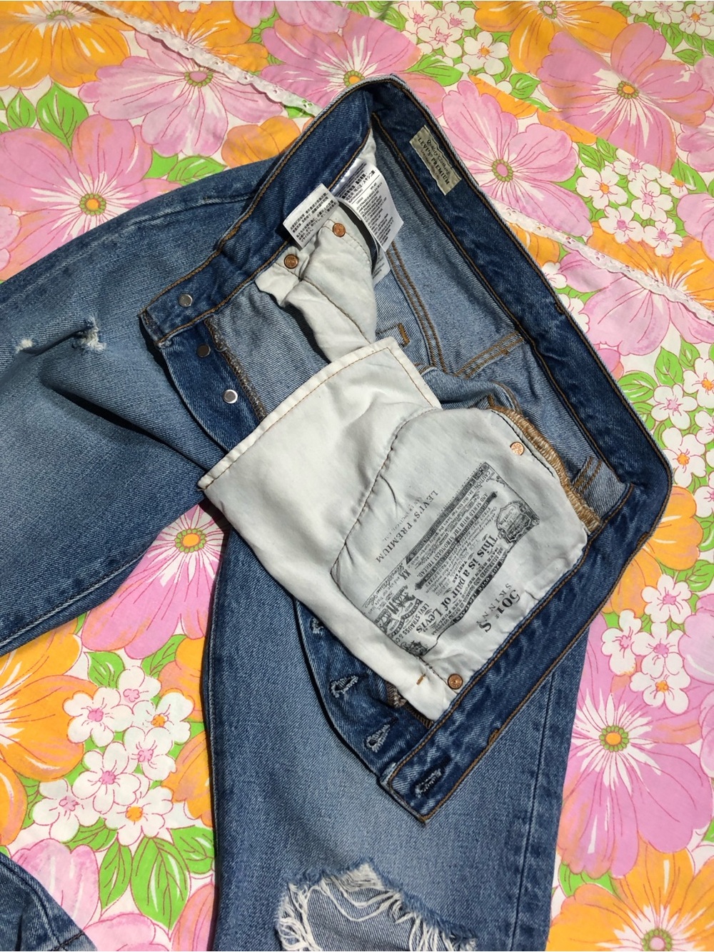 Levi's Premium 501 S 30x28 Skinny Jeans Distressed Button Fly - Picture 10 of 16